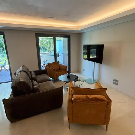 Апартаменти Luxury 2 Bedroom Антіб