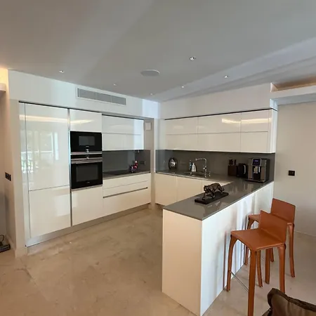 Διαμέρισμα Luxury 2 Bedroom *
