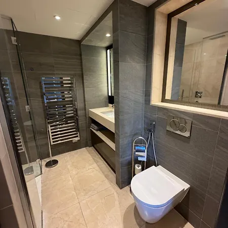Апартаменти Luxury 2 Bedroom *