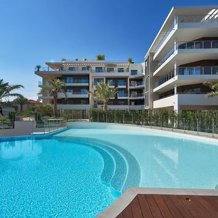 Апартаменти Luxury 2 Bedroom