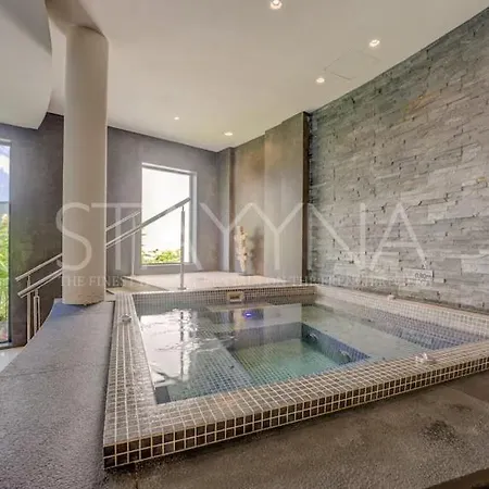 Luxury 2 Bedroom Апартаменти